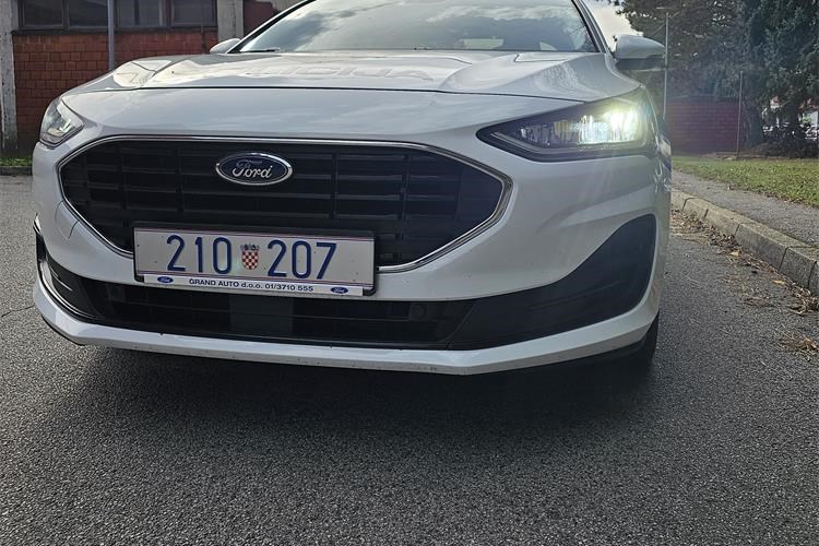Slika /2023/Ilustracije nove Ford/Dnevna svjetla službeni auto 2.jpg